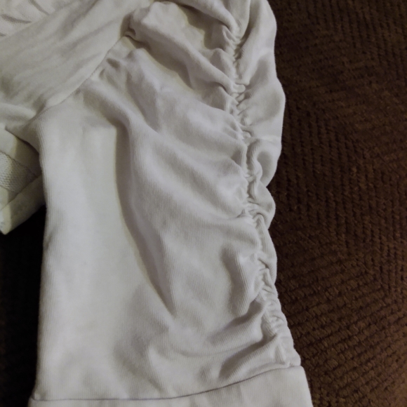 Throw - Picture 3 of 4